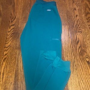 Figs hunter green joggers (Zamora)